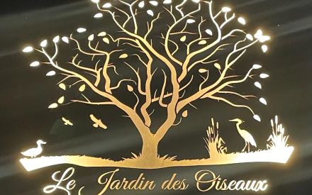 Enseigne métal avec découpe laser