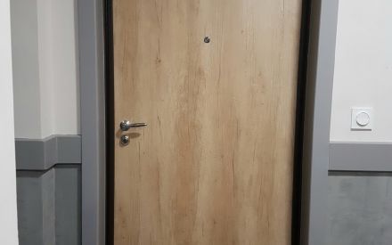 porte blindée avec décor copropriété