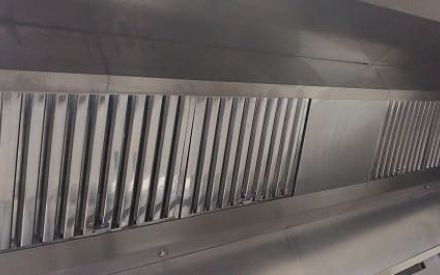 entreprise d'installation, nettoyage et d&eacute;sinfection de syst&egrave;mes de ventilation: hotte, VMC, gaines de ventilation, conduits de four