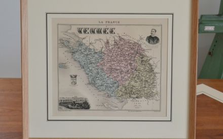 Passe-partout rehaussé de filets au brou de noix